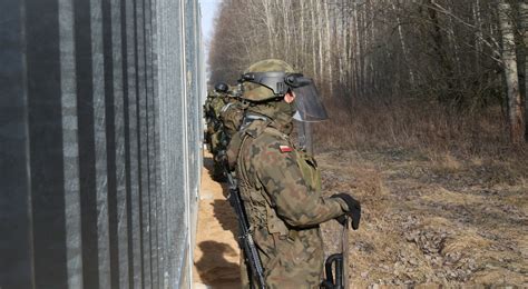 Niespokojna doba na granicy z Białorusią SG odnotowała najwięcej prób