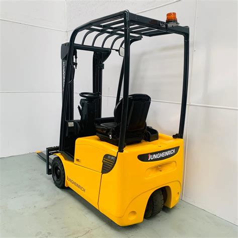 JUNGHEINRICH EFG115 USED 3 WHEEL ELECTRIC FORKLIFT 3917