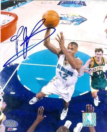 P.J. Brown autographed 8x10 Photo (New Orleans Hornets)