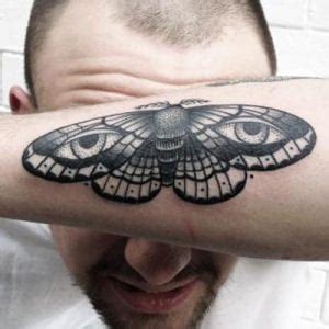 Tatuajes de polillas en el brazo diseños y ejemplos Tatuantes