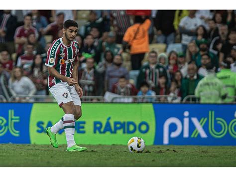 Fluminense renova o contrato de Michel Araújo até 2025 Lance