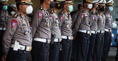 Lemkapi Berikan Penghargaan Presisi Award Kepada Dirlantas Polda