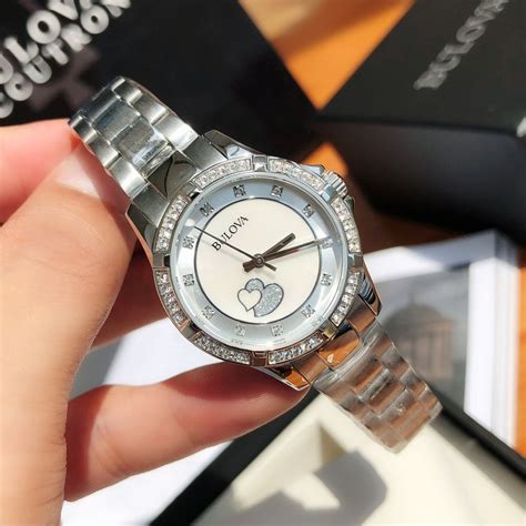 Bulova Часы наручные Кварцевые - купить с доставкой по выгодным ценам в ...
