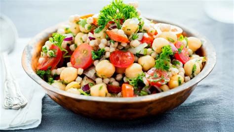 Salada de grão de bico prática fácil e deliciosa veja como preparar