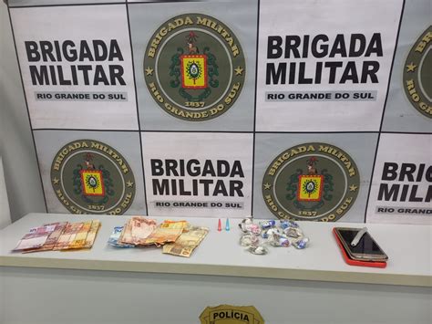 Brigada Militar Efetua Pris O Por Tr Fico Il Cito De Drogas Na Paulista