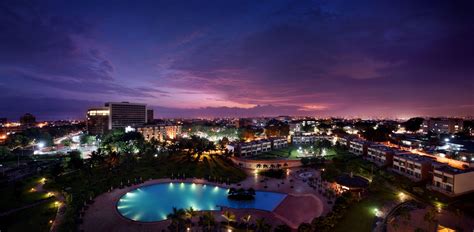 Bus Route Guide to Mövenpick Ambassador Hotel in Accra 24