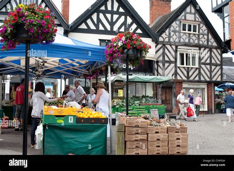 Market Drayton market stalls, Shropshire, England Stock Photo - Alamy