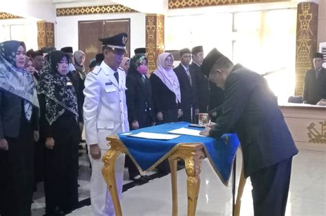 165 Pejabat Administrator Dan Pengawas Dilantik Bupati Lampura Warta9