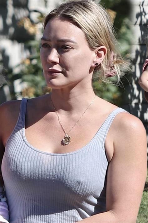 Hilary Duff Pokies Famous Nipple