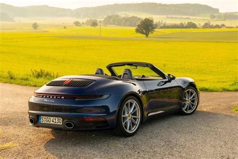 Fiche Technique Porsche 911 Cabriolet Carrera 2022