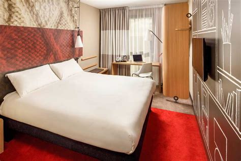 ibis London Docklands Canary Wharf Hotel | englandrover.com