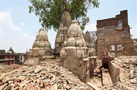 PLATFORM: Excavating the Vishwanath Corridor in Varanasi, India