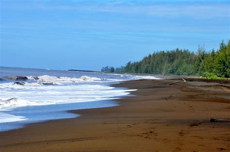 Waimea Beach | Kauai.com