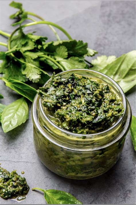 SALSA CHIMICHURRI ORÍGENES Y RECETA Qbeef