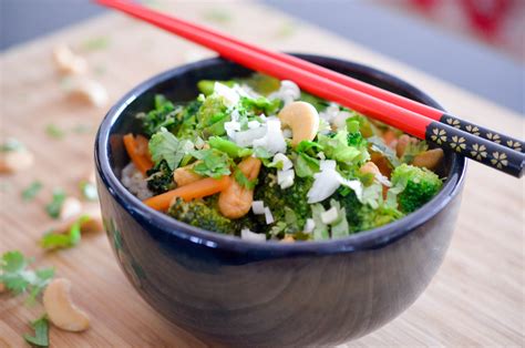 Stir fry de brocolis aux noix de cajou Les Pépites de Noisette