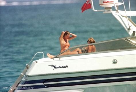 Mrskin Elle Macpherson Paparazzi Topless And Bikini Shots