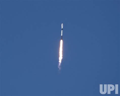 Photo Spacex Launches Starlink Satellites From The Kennedy Space