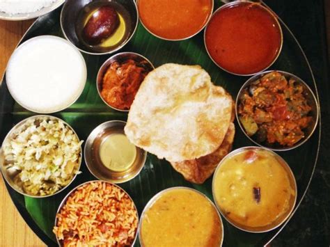 This Vegetarian Hotel Offers A Great Vegetarian Meal पुण्यातील या