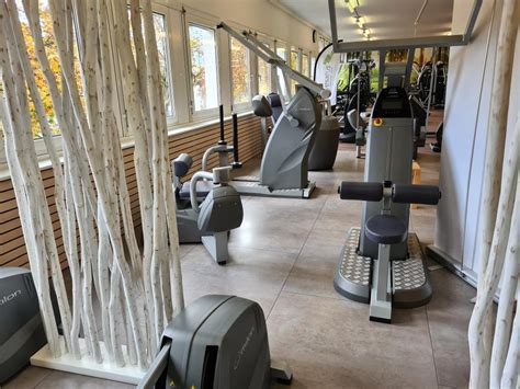 Vesalius Physio Therapie und Fitness Wendlingen am Neckar Wertstraße 8