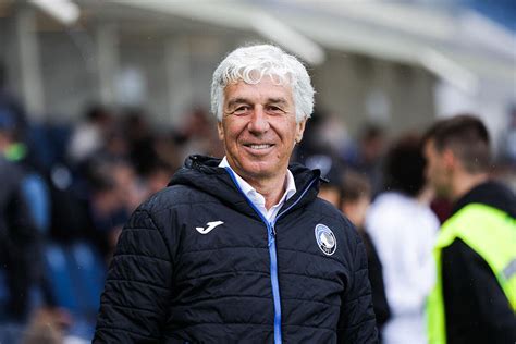 He remains in Italy, one less coach for OM