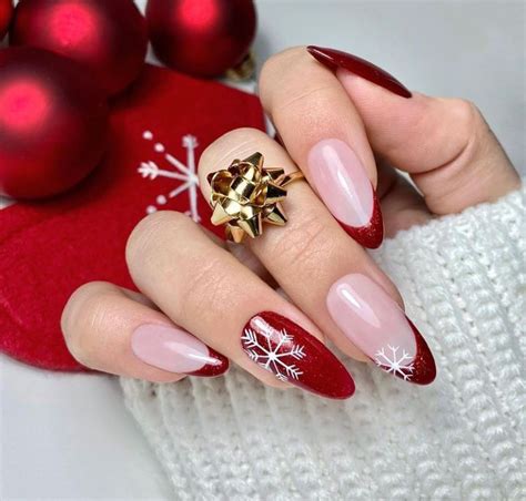 40 Unique Christmas Nails To Copy This Holiday Season Cute Winter