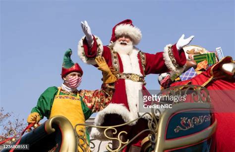 912 Santa Parade Float Stock Photos, High-Res Pictures, and Images ...