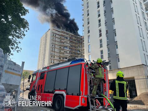 Berliner Feuerwehr On Twitter Brand In Der Marchwitzastr In