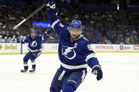 Stamkos Becomes Lightnings Scoring Leader In Win Over Leafs Ap News