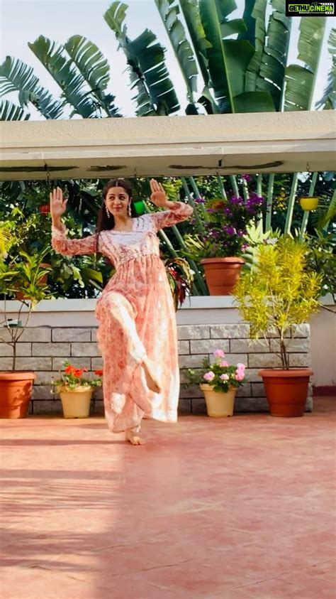 Actress Vedhika Instagram Photos And Posts August 2020 Gethu Cinema