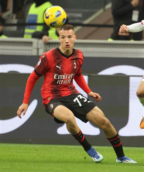 Francesco Camarda Del Milan Caratteristiche Et E Gol Segnati Blog