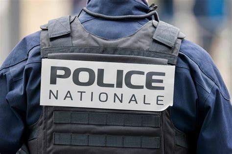 Un homme qui menaçait des policiers avec une lame de boucher