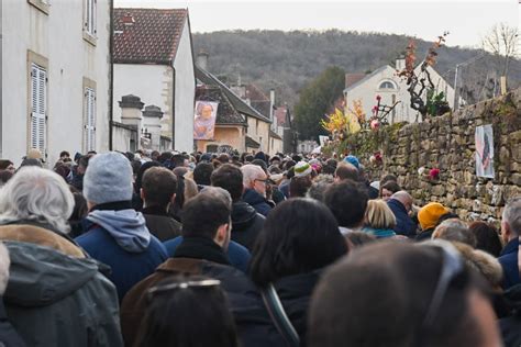 En Images Saint Vincent Tournante 2024 Des Rues Noires De Monde