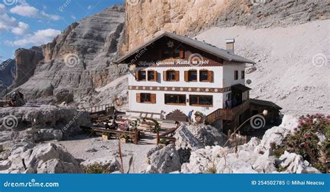 Rifugio Giussani Hutte At Forcella Fontananegra In Tofana Mountains