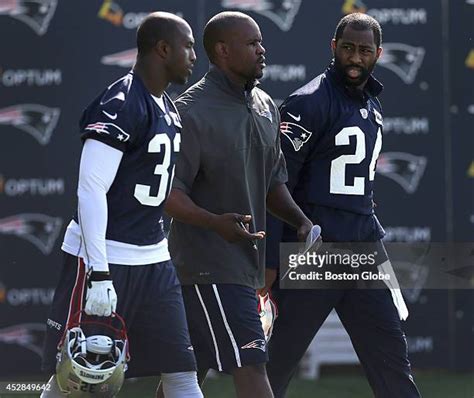 Brian Flores Patriots Photos and Premium High Res Pictures - Getty Images