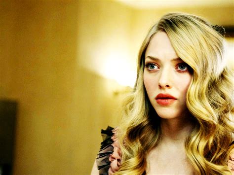 Amanda Seyfried Blonde Actress Desktop Wallpaper
