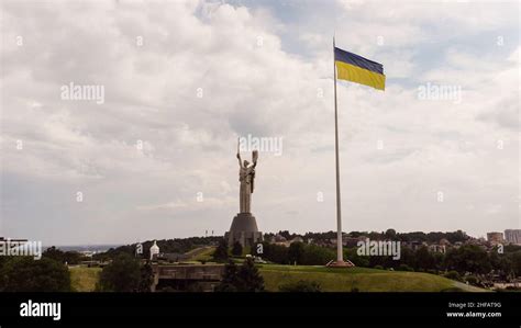 KIEV UKRAINE juin 19 la statue monumentale de la mère patrie