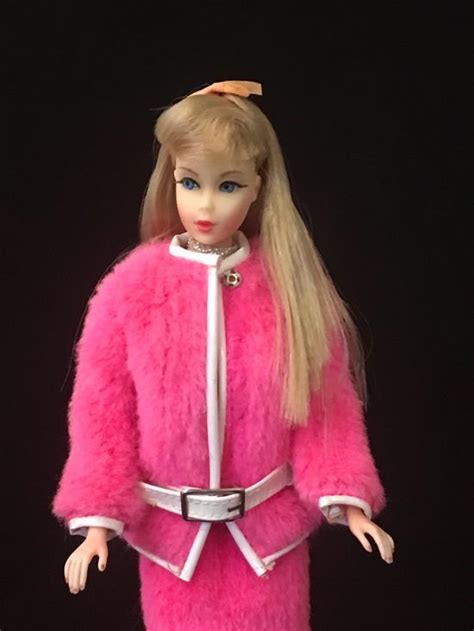 Lot Blonde Twist Turn Barbie Wears Snug Fuzz Complete