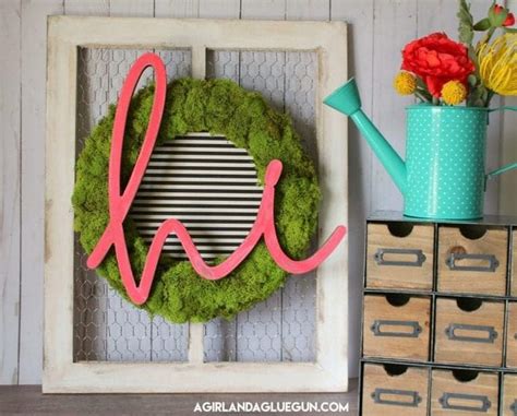 15 DIY Door Hanger Ideas For Your Home - Craftsy