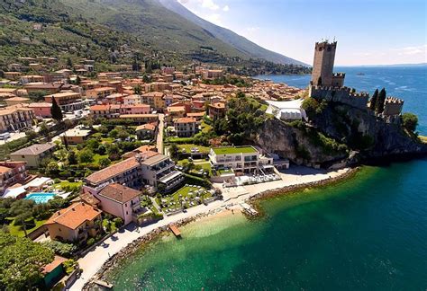 Malcesine Il Paese Dell Alto Lago Diventa Accessibile Anche Alle