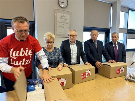 Szlachetna Paczka Od Pracownik W Sandomierskiego Starostwa I Podleg Ych