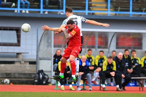 Yanni Regaesel Koblenz In Duel With Moritz Hannemann Ulm Fc Rot Weiss