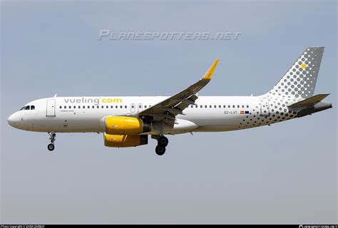 Ec Lvt Vueling Airbus A Wl Photo By Dara Zarbaf Id