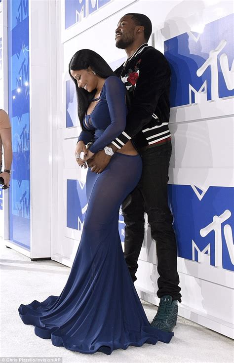 Not So Meek Mill Wraps His Arms Around Girlfriend Nicki Minaj As She