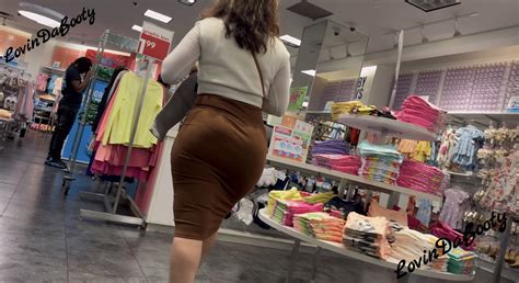 Sexy Latina Gilf The Mall In A Tight Skirt Spandex Leggings Yoga Pants Forum