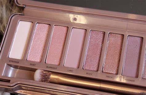 URBAN DECAY NAKED 3 PALETTE Lily Pebbles