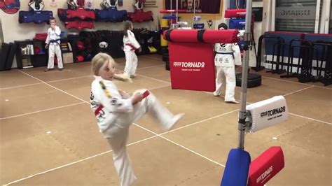 Taekwondo Kampfsport Kinder Training Mit Mudotools MasterBoard Und