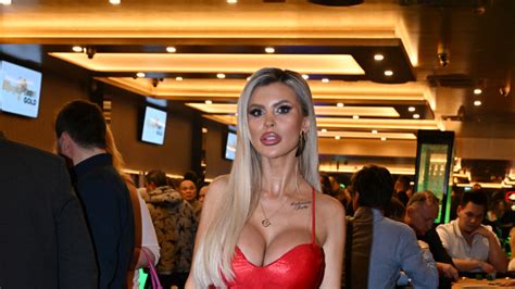 Galerie Lela Ceterov Slav Narozeniny Z Vyz Vav Playmate Se