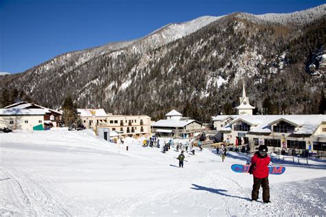 Skiing in New Mexico's upgraded Taos resort | The Japan Times