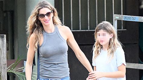 Gisele Bundchen Reunites With Her Family In Brazil For Christmas ...