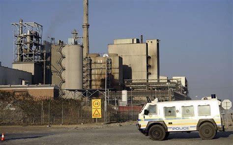 Lonmin Marikana platinum mine closed by intimidation